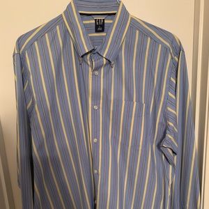 Gap button up shirt